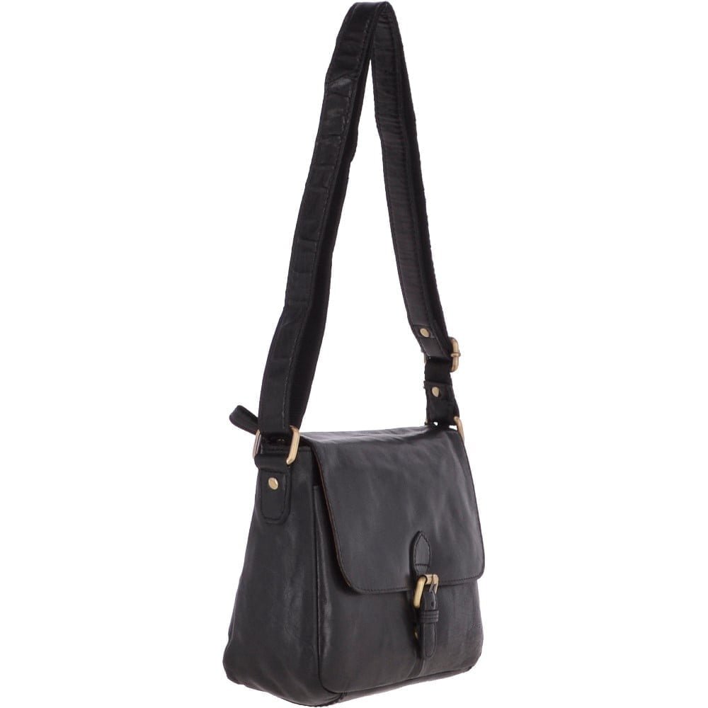 black leather cross shoulder bag